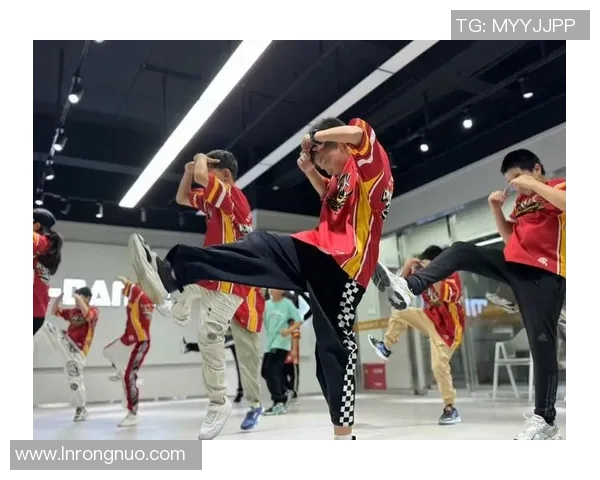 聚焦街舞：深圳街舞队的团队协作话题